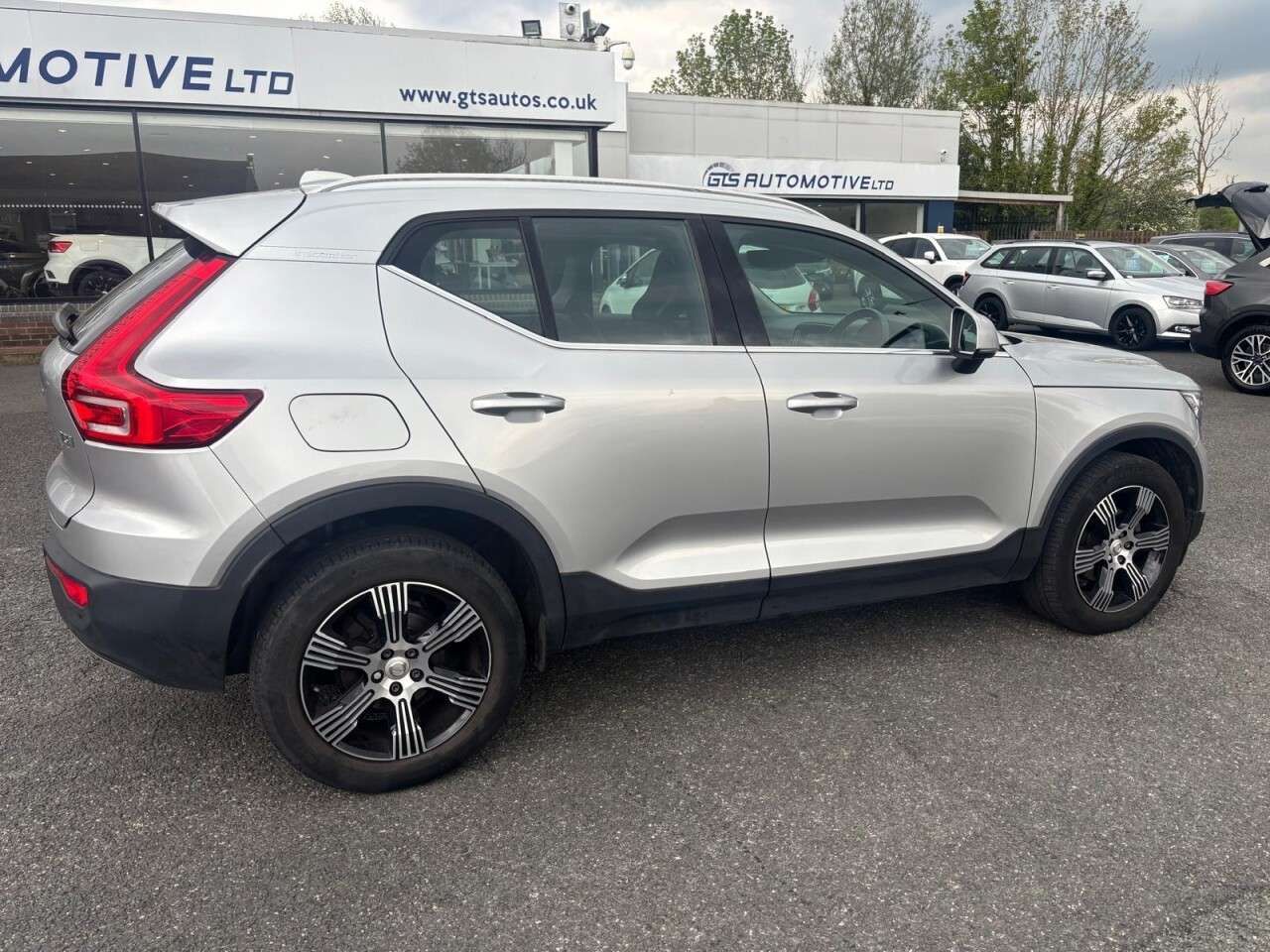2019 VOLVO XC40 2019 VOLVO XC40