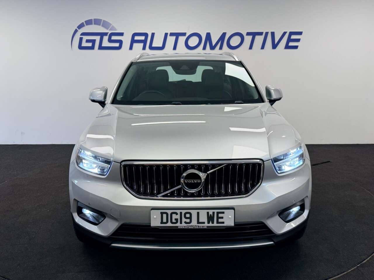 2019 VOLVO XC40 2019 VOLVO XC40