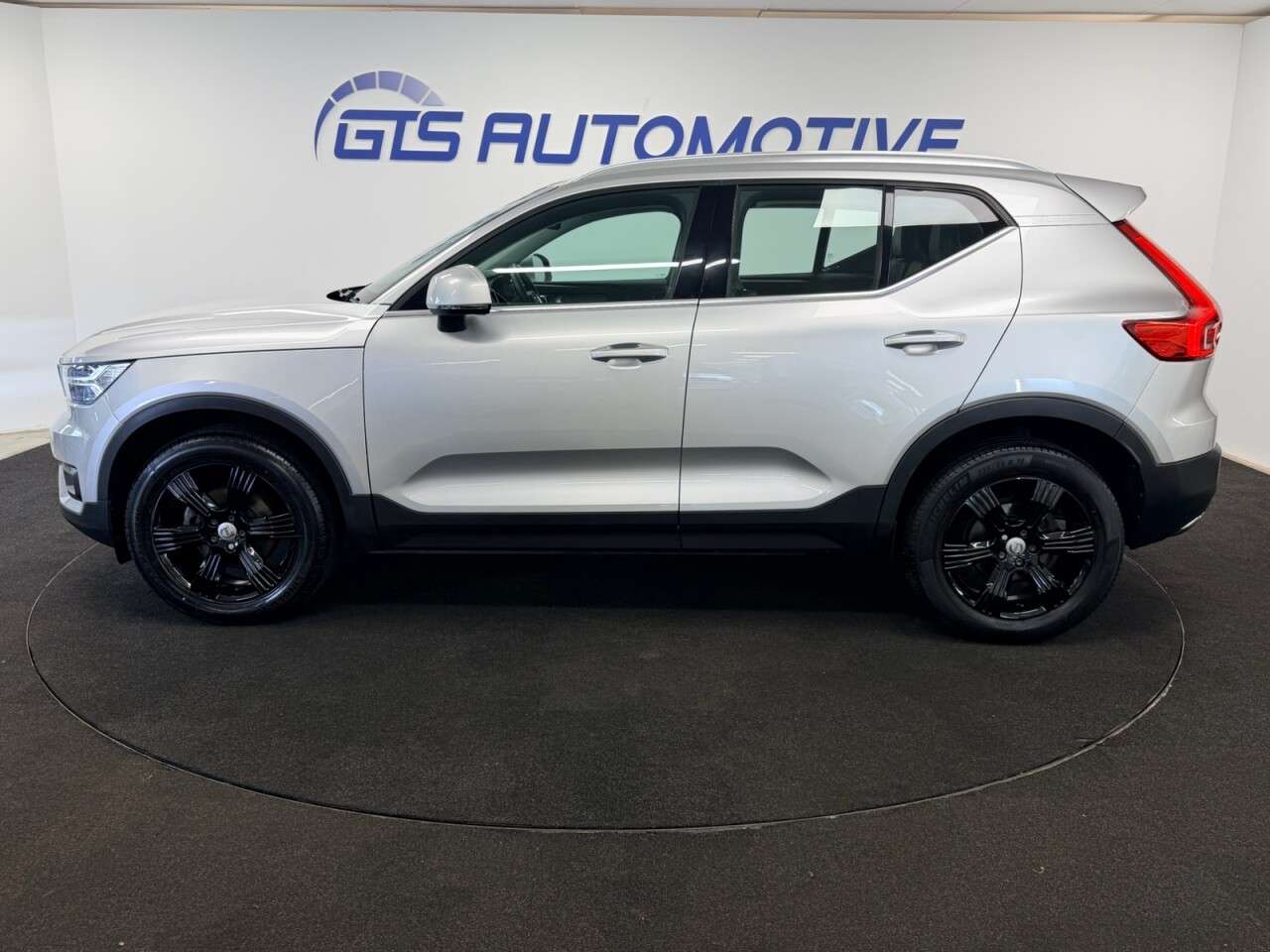 2019 VOLVO XC40 2019 VOLVO XC40