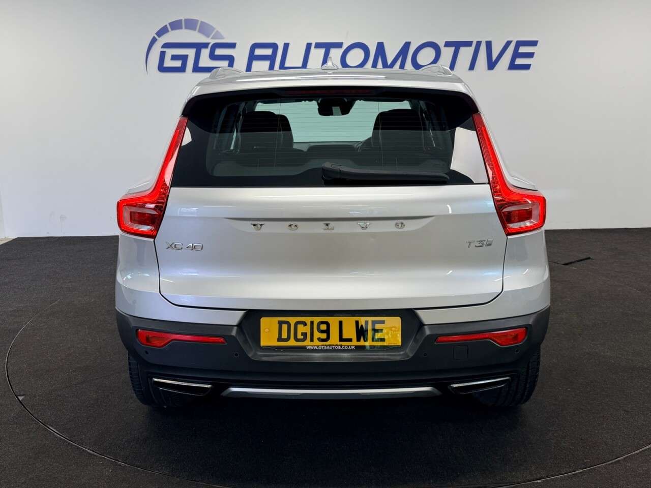 2019 VOLVO XC40 2019 VOLVO XC40