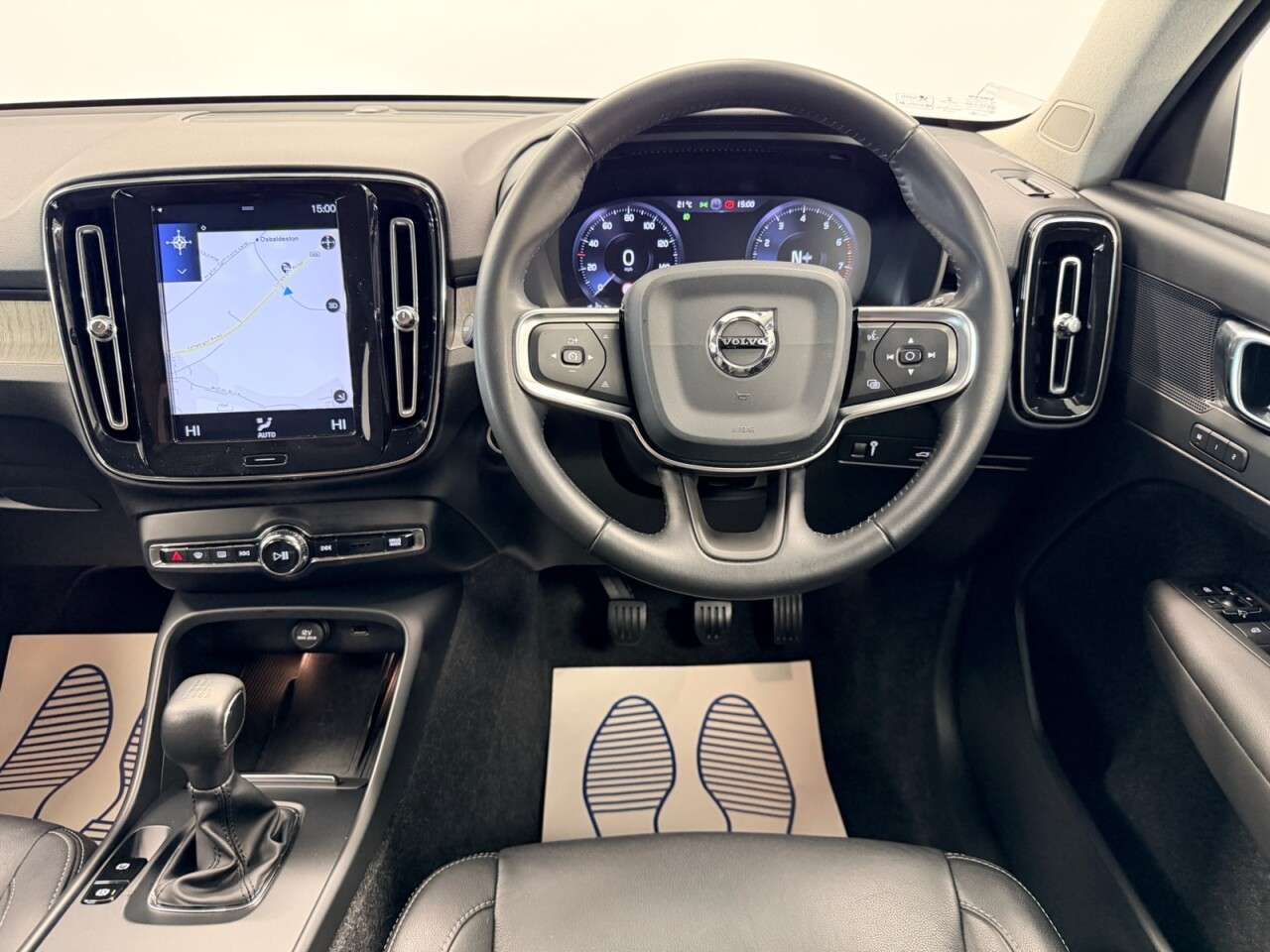 2019 VOLVO XC40 2019 VOLVO XC40