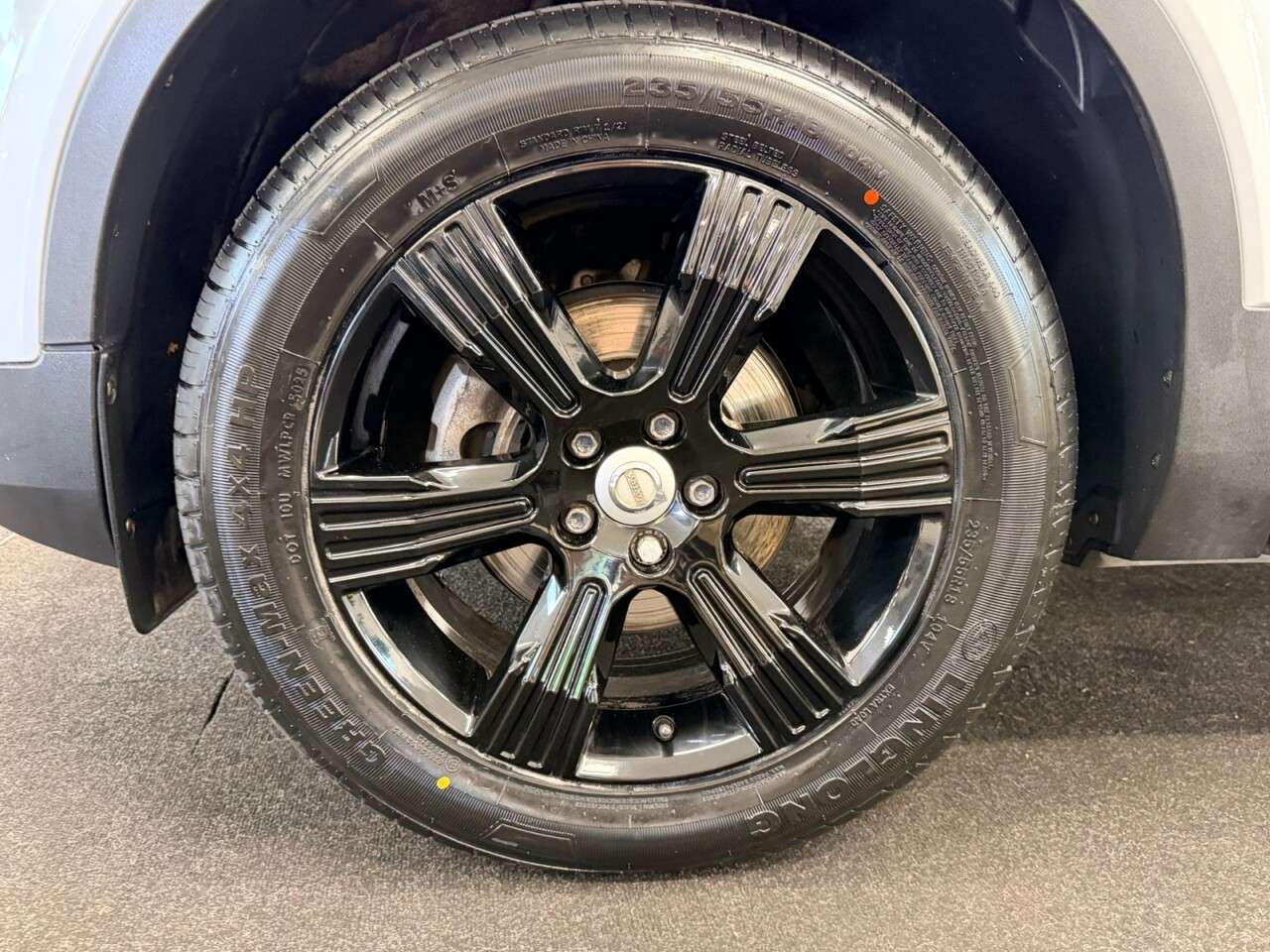 2019 VOLVO XC40 2019 VOLVO XC40