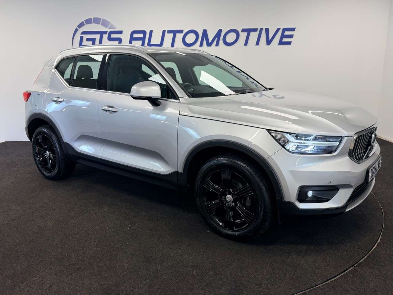 2019 VOLVO XC40 2019 VOLVO XC40