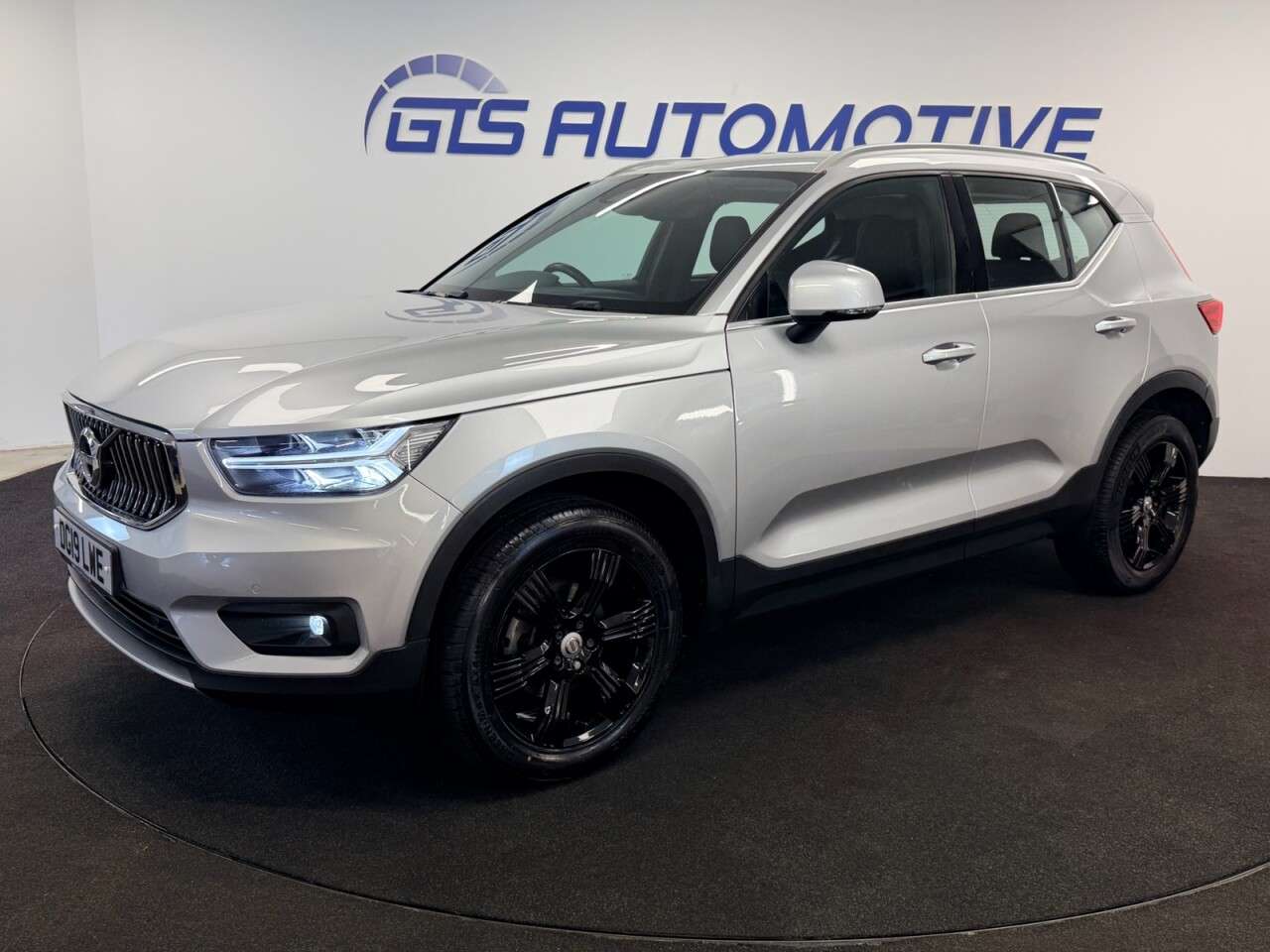 2019 VOLVO XC40 2019 VOLVO XC40