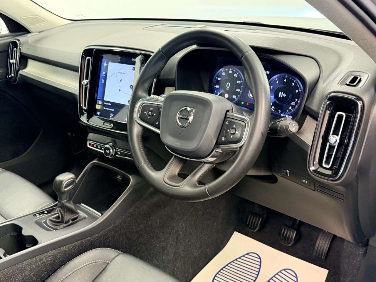 2019 VOLVO XC40 2019 VOLVO XC40