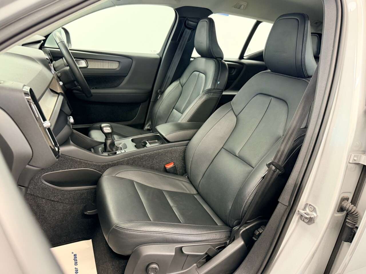 2019 VOLVO XC40 2019 VOLVO XC40
