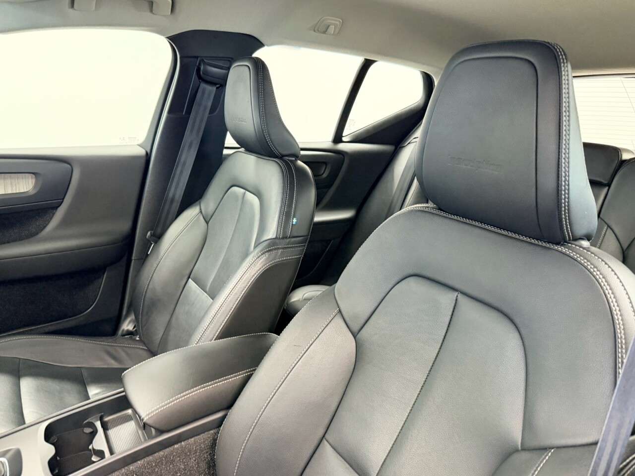 2019 VOLVO XC40 2019 VOLVO XC40
