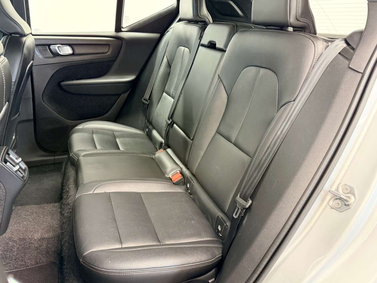 2019 VOLVO XC40 2019 VOLVO XC40