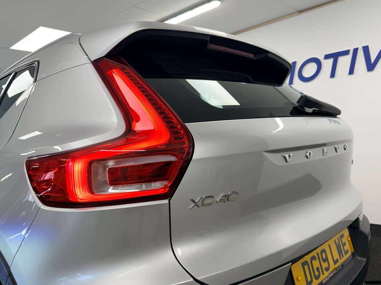 2019 VOLVO XC40 2019 VOLVO XC40