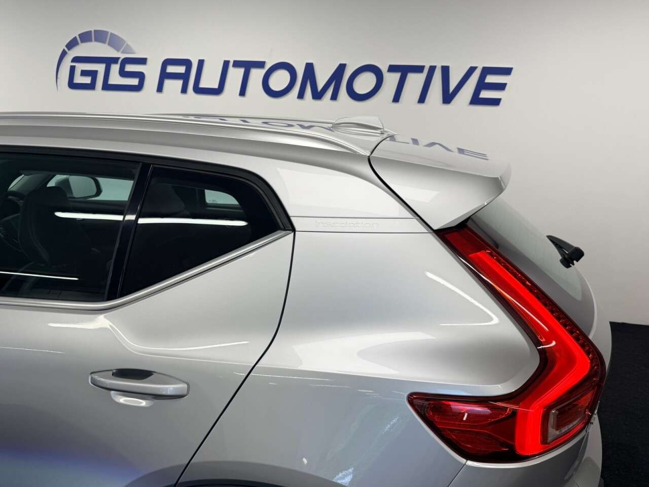 2019 VOLVO XC40 2019 VOLVO XC40
