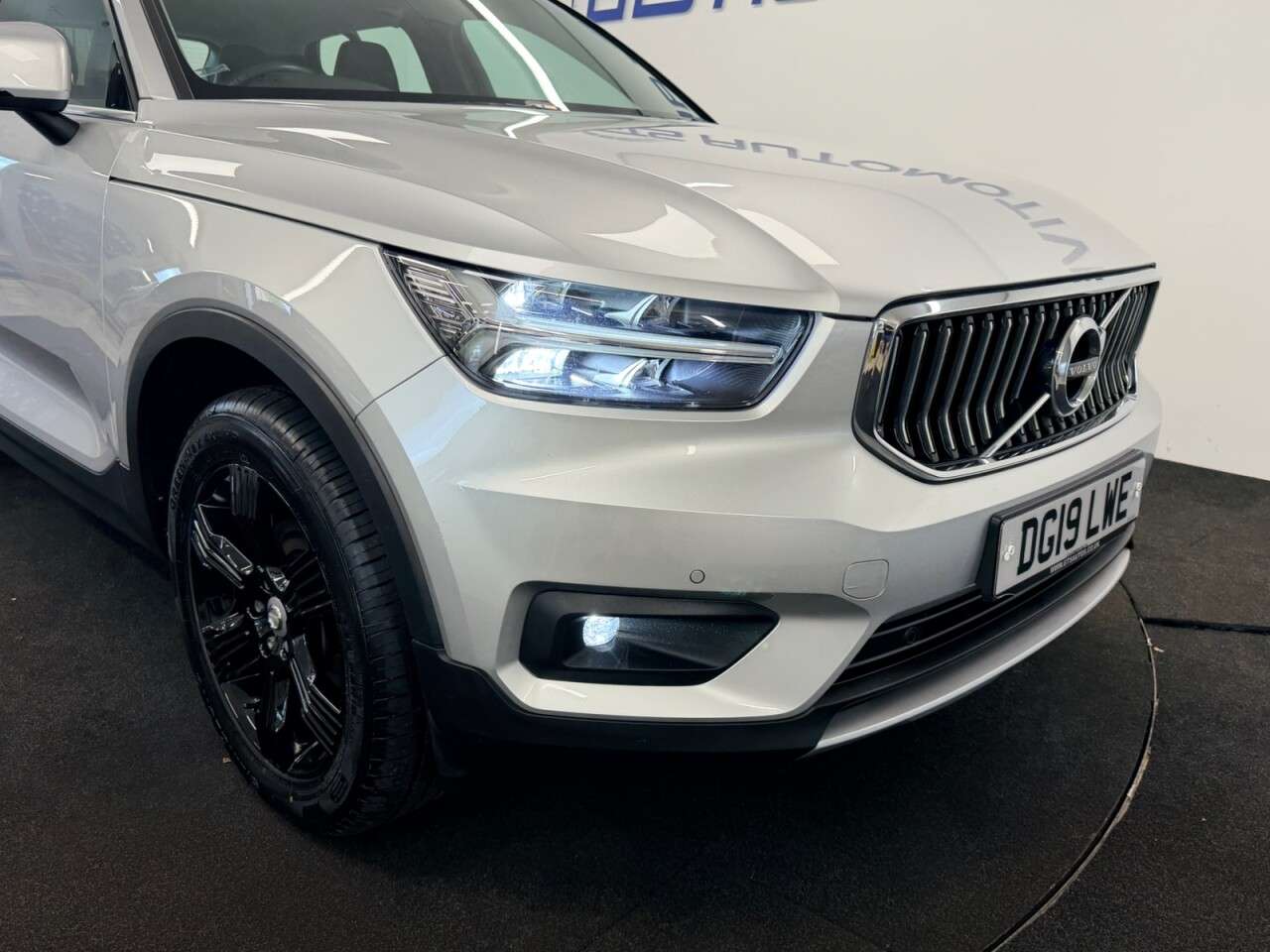 2019 VOLVO XC40 2019 VOLVO XC40
