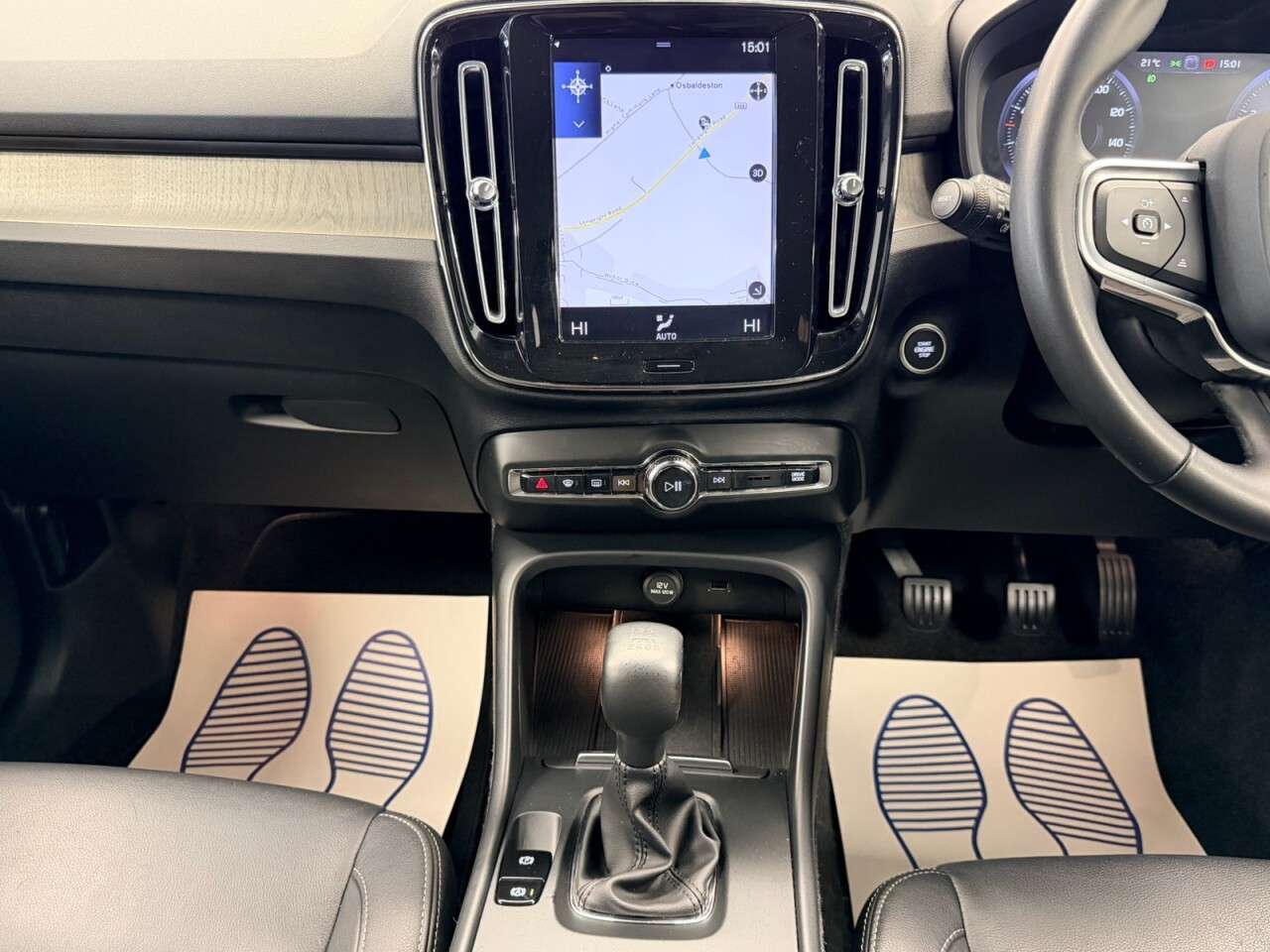 2019 VOLVO XC40 2019 VOLVO XC40