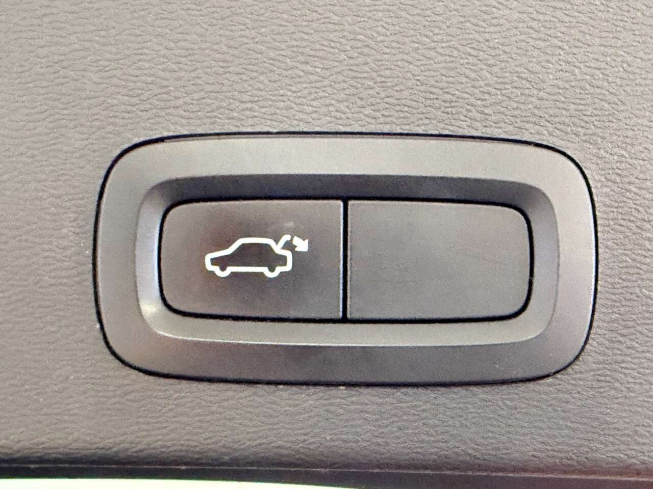 2019 VOLVO XC40 2019 VOLVO XC40