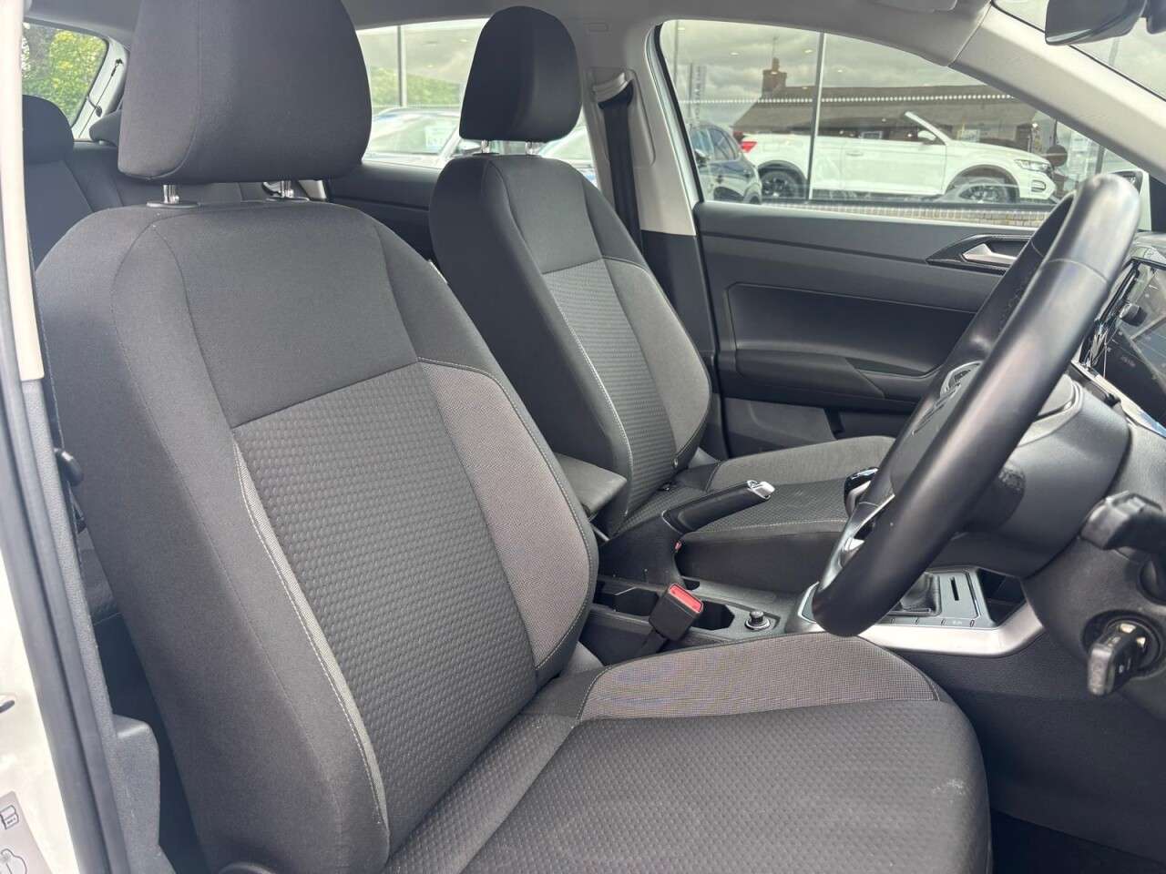 A 2023 VOLKSWAGEN POLO 1.0 EVO LIFE FIVE DOOR 80 BHP + PARKING SENSORS + APPLE CAR PLAY A 2023 VOLKSWAGEN POLO 1.0 EVO LIFE FIVE DOOR 80 BHP + PARKING SENSORS + APPLE CAR PLAY