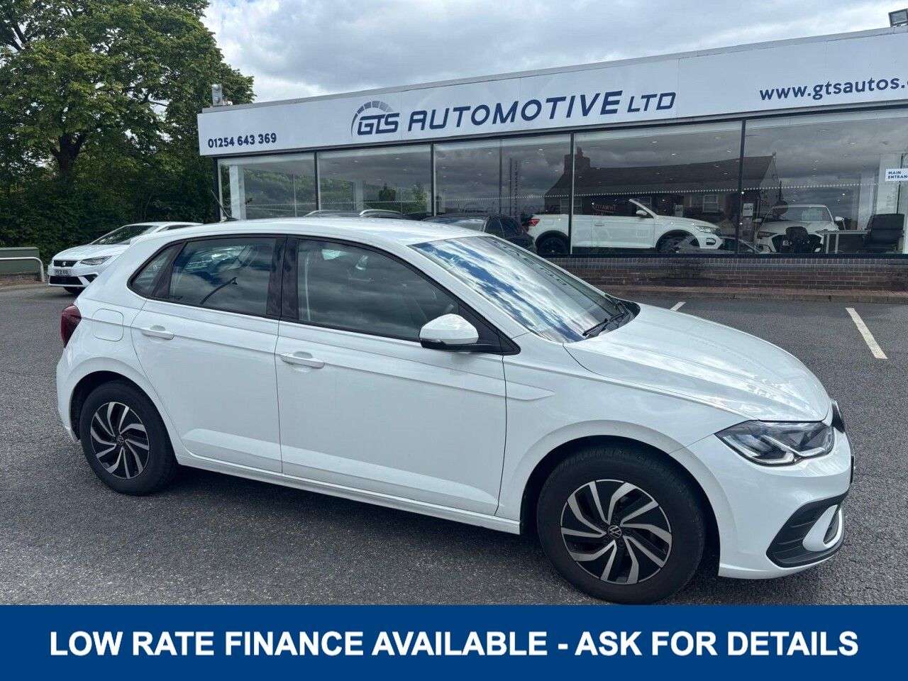 A 2023 VOLKSWAGEN POLO 1.0 EVO LIFE FIVE DOOR 80 BHP + PARKING SENSORS + APPLE CAR PLAY A 2023 VOLKSWAGEN POLO 1.0 EVO LIFE FIVE DOOR 80 BHP + PARKING SENSORS + APPLE CAR PLAY