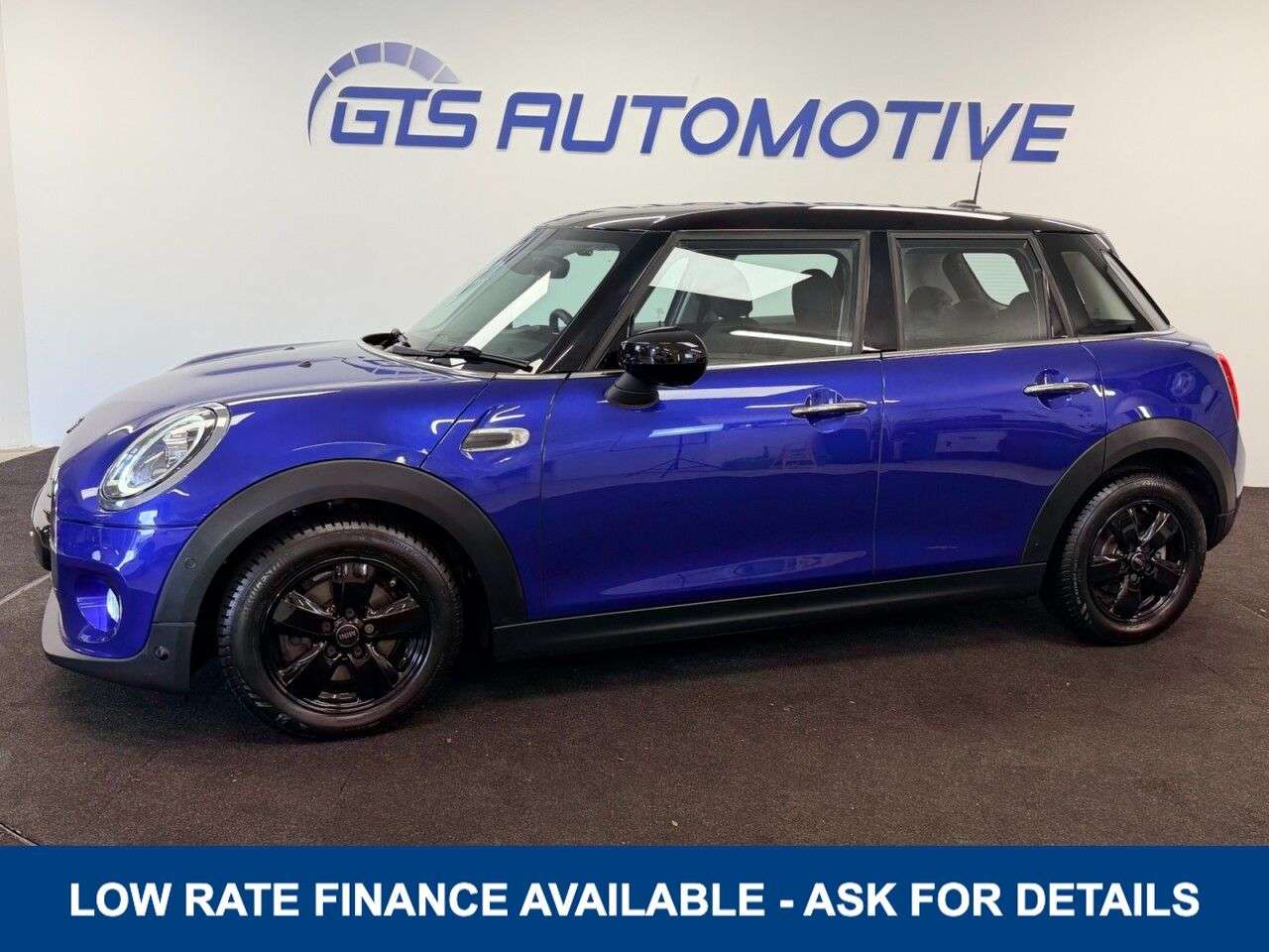 A 2020 MINI HATCH 1.5 COOPER CLASSIC FIVE DOOR 135 BHP + REAR CAMERA + HEATED SEATS SIX MONTH A 2020 MINI HATCH 1.5 COOPER CLASSIC FIVE DOOR 135 BHP + REAR CAMERA + HEATED SEATS SIX MONTH