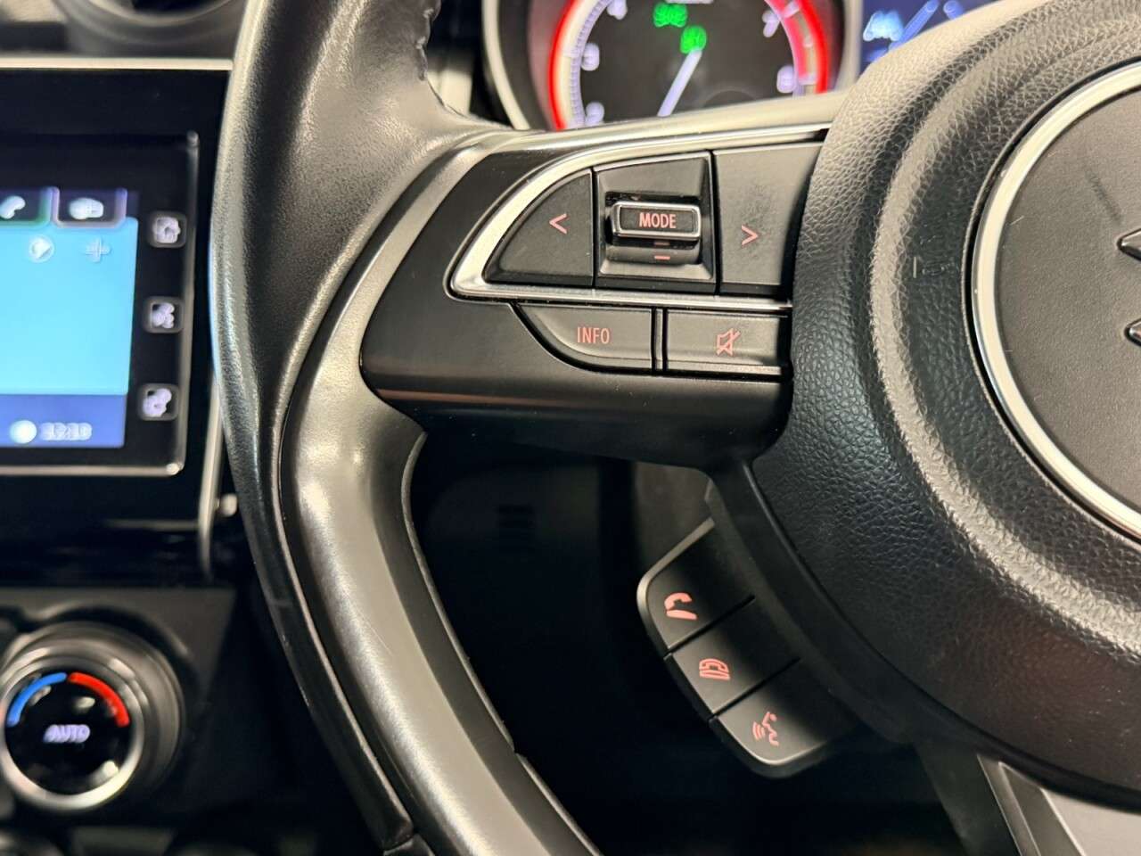 2022 SUZUKI SWIFT 2022 SUZUKI SWIFT