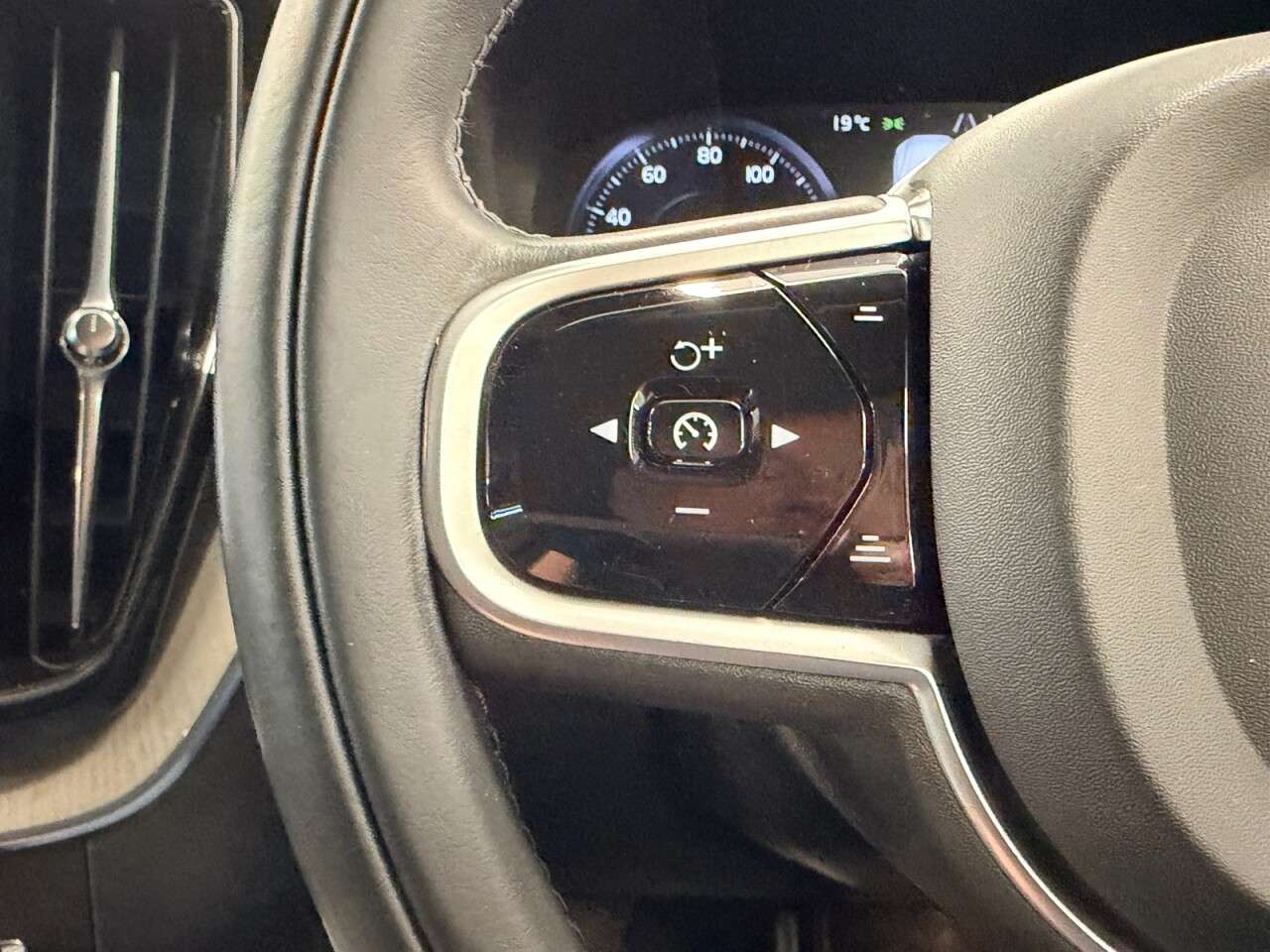 2019 VOLVO XC60 2019 VOLVO XC60