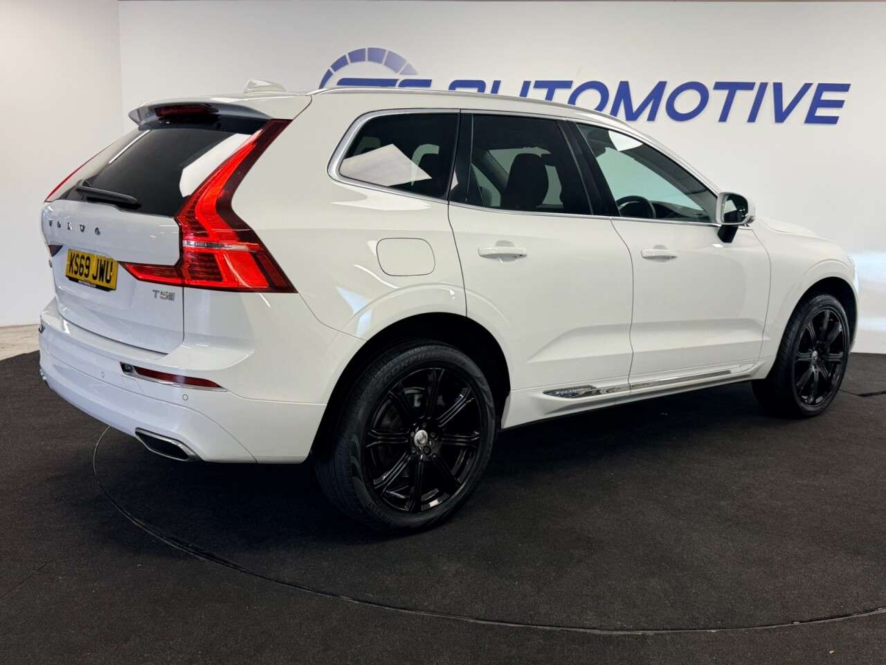 2019 VOLVO XC60 2019 VOLVO XC60