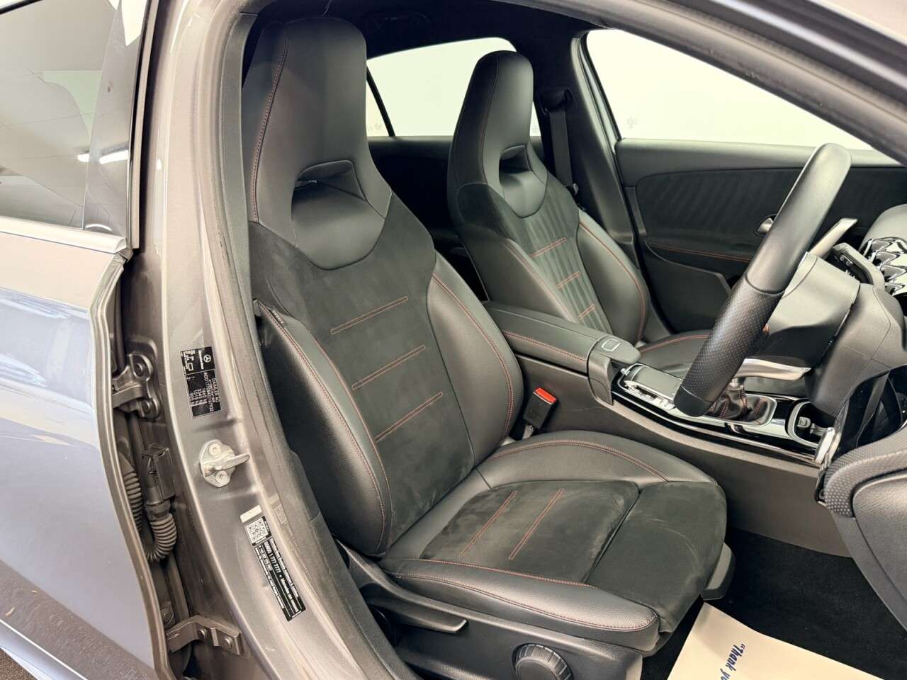 A 2019 MERCEDES-BENZ A CLASS A180 AMG LINE FIVE DOOR 135 BHP + SAT NAV + REAR CAMERA SIX MONTH WARRANTY A 2019 MERCEDES-BENZ A CLASS A180 AMG LINE FIVE DOOR 135 BHP + SAT NAV + REAR CAMERA SIX MONTH WARRANTY