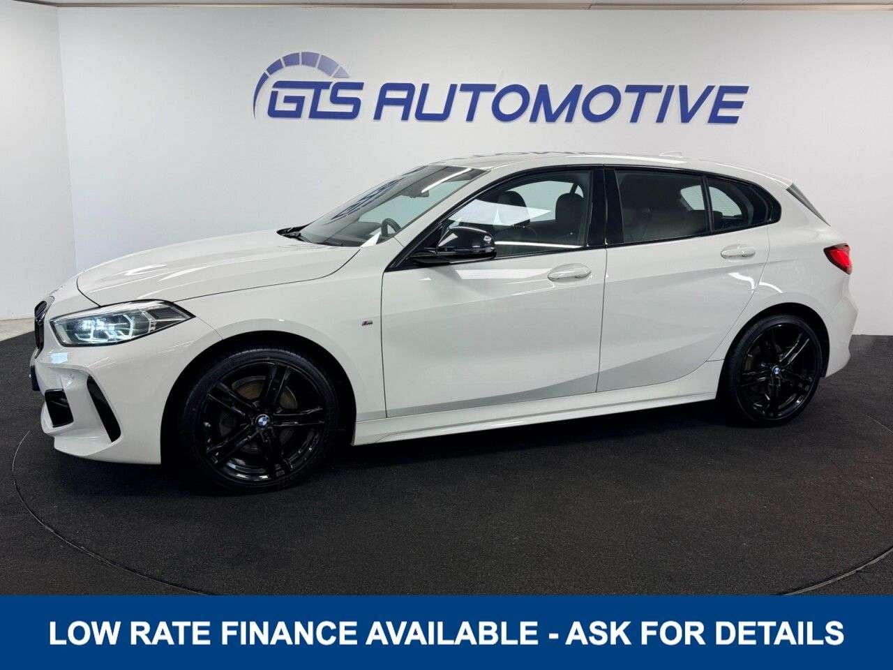 A 2021 BMW 1 SERIES 118i M SPORT LCP FIVE DOOR 135 BHP + SAT NAV + HEATED LEATHER SIX MONTH WAR A 2021 BMW 1 SERIES 118i M SPORT LCP FIVE DOOR 135 BHP + SAT NAV + HEATED LEATHER SIX MONTH WAR