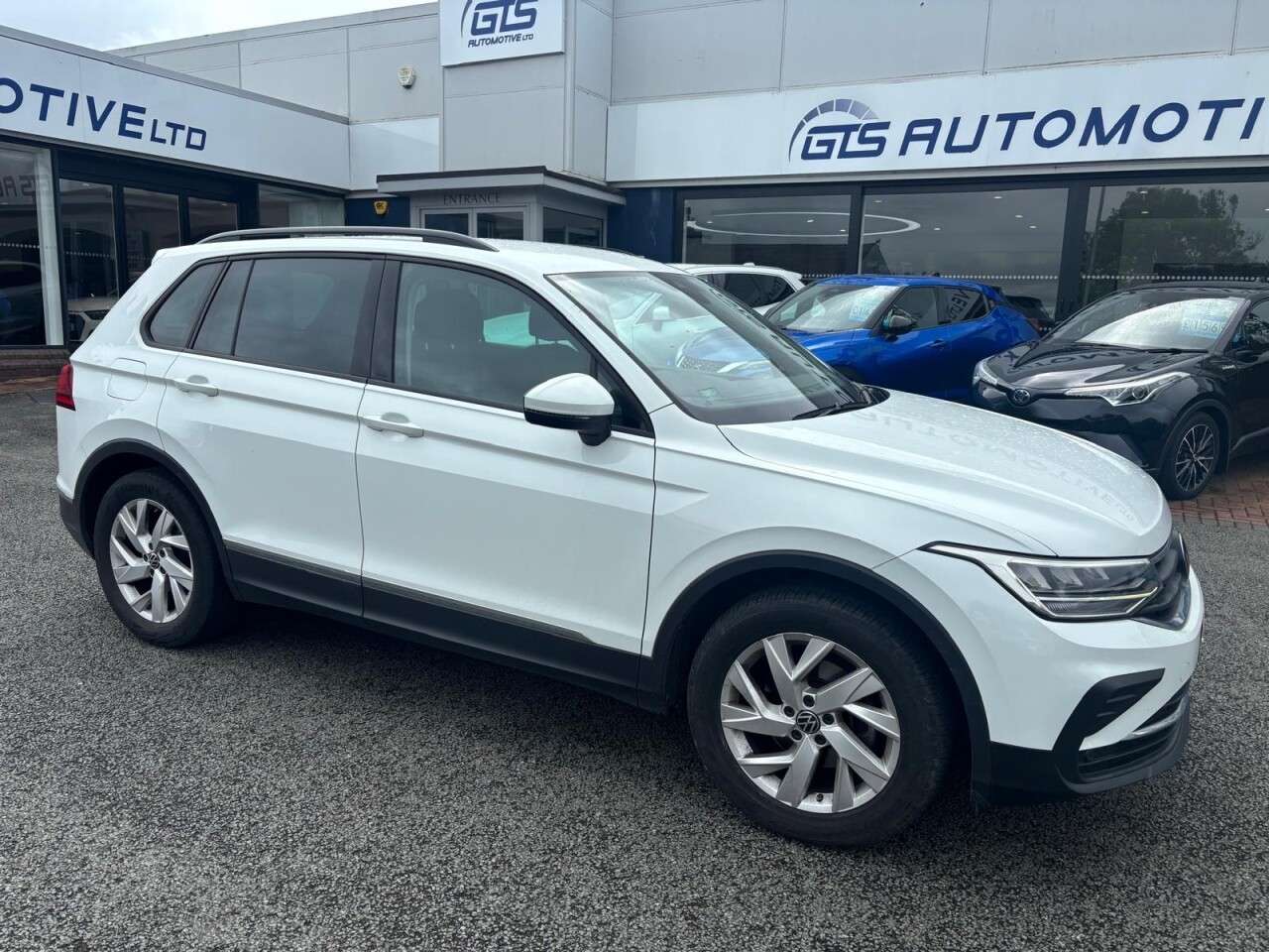 A 2022 VOLKSWAGEN TIGUAN 1.5 TSI LIFE 130 BHP + SAT NAV A 2022 VOLKSWAGEN TIGUAN 1.5 TSI LIFE 130 BHP + SAT NAV