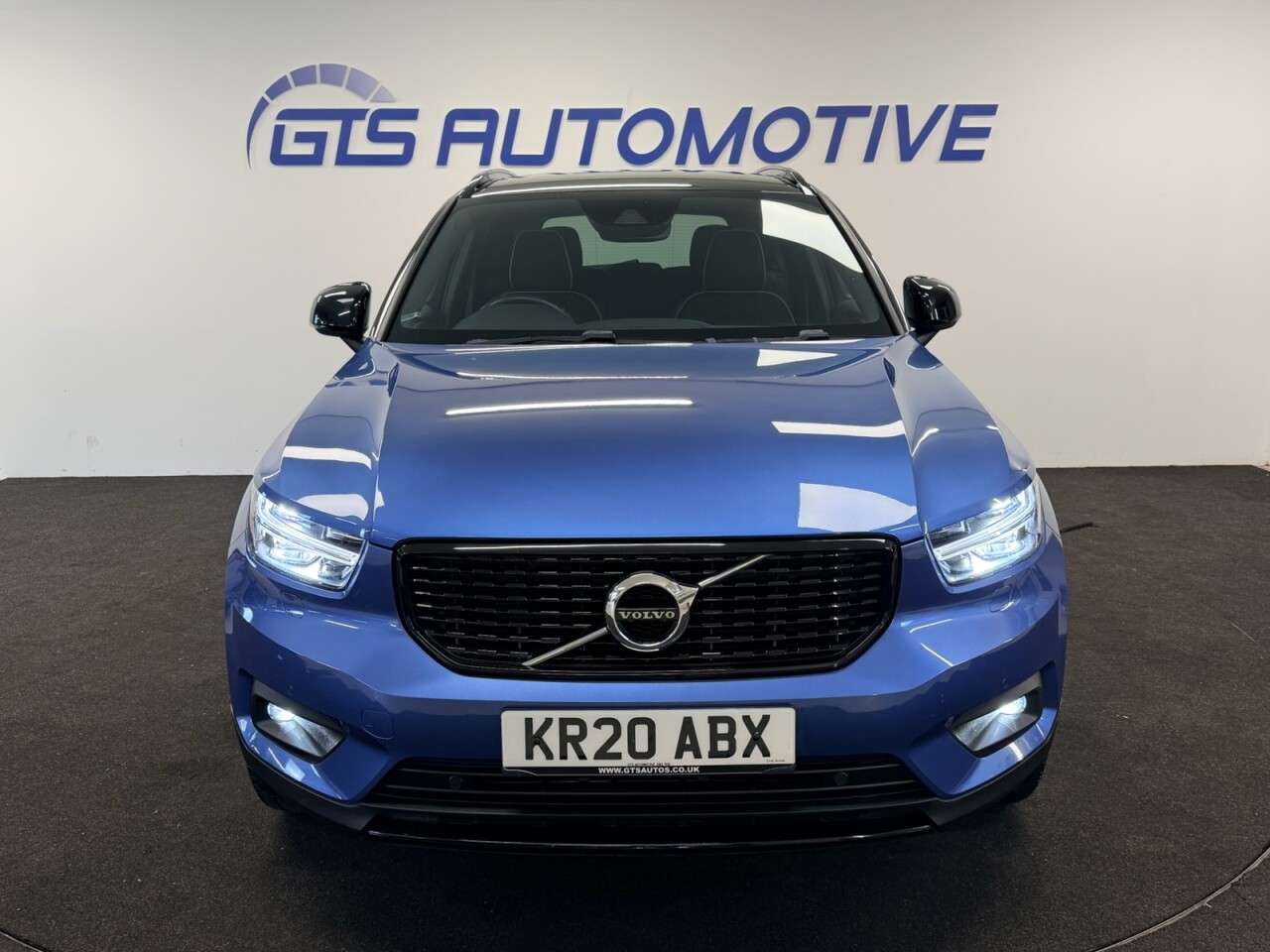 2020 VOLVO XC40 2020 VOLVO XC40