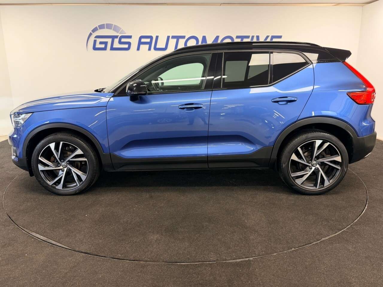 2020 VOLVO XC40 2020 VOLVO XC40