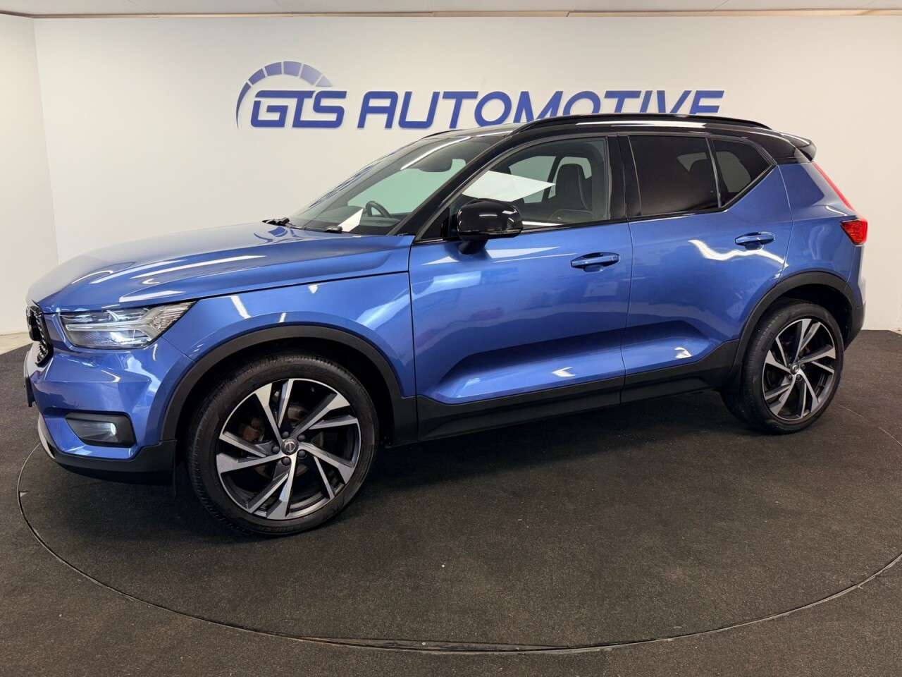 2020 VOLVO XC40 2020 VOLVO XC40