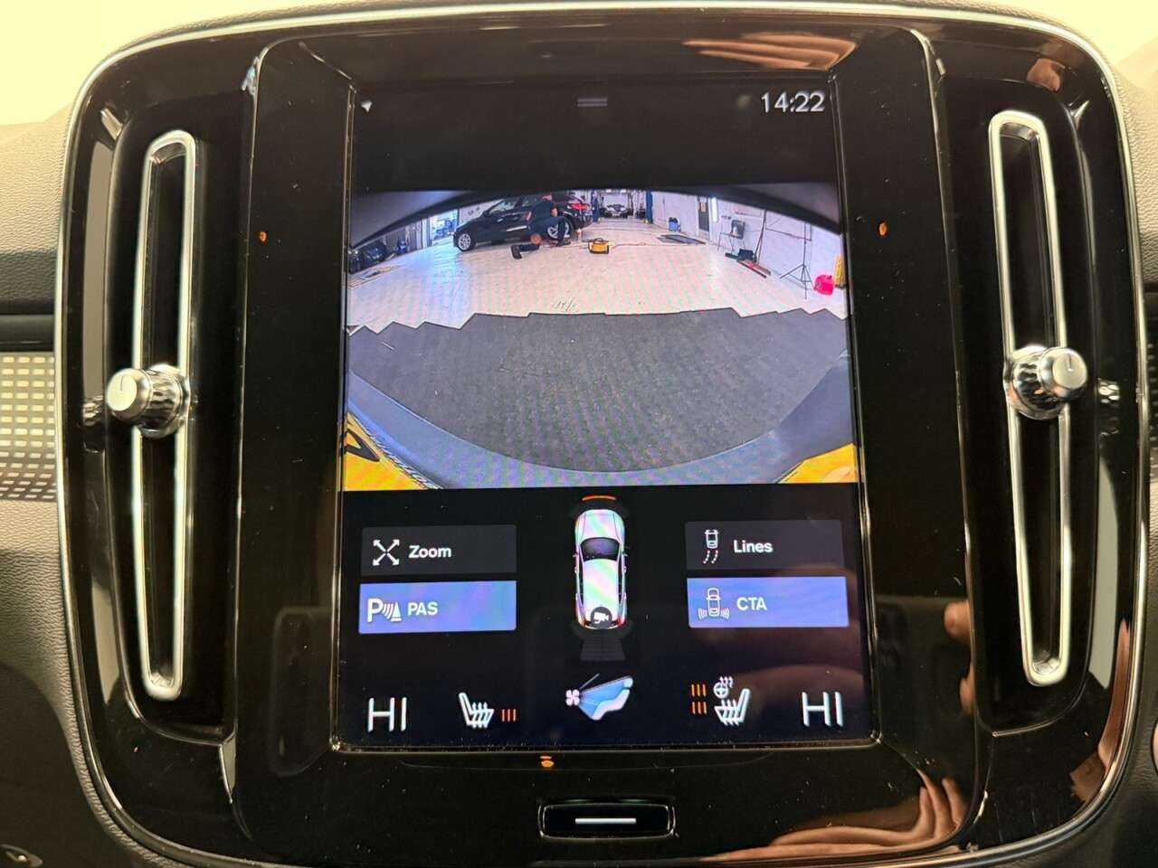 2020 VOLVO XC40 2020 VOLVO XC40