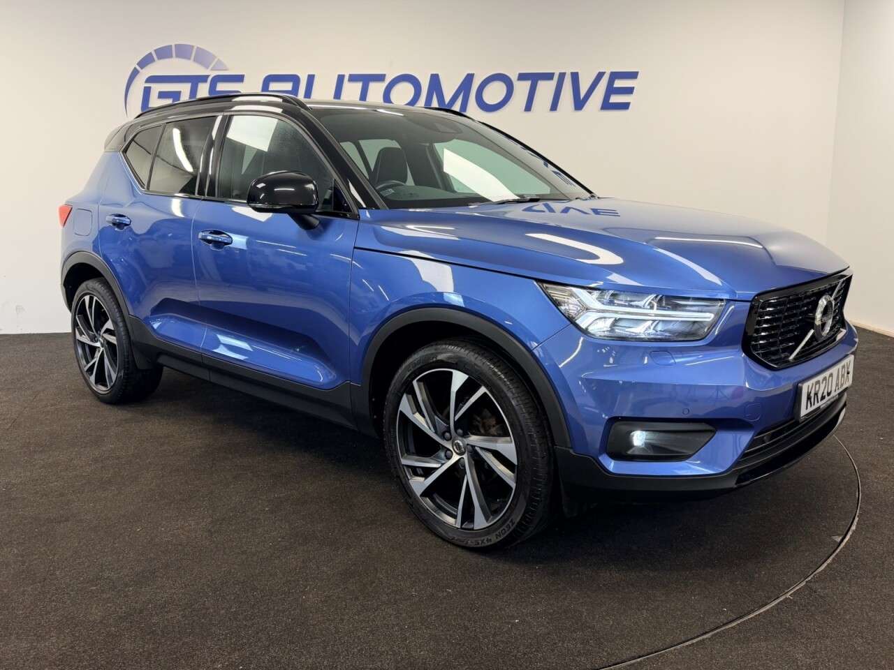 2020 VOLVO XC40 2020 VOLVO XC40