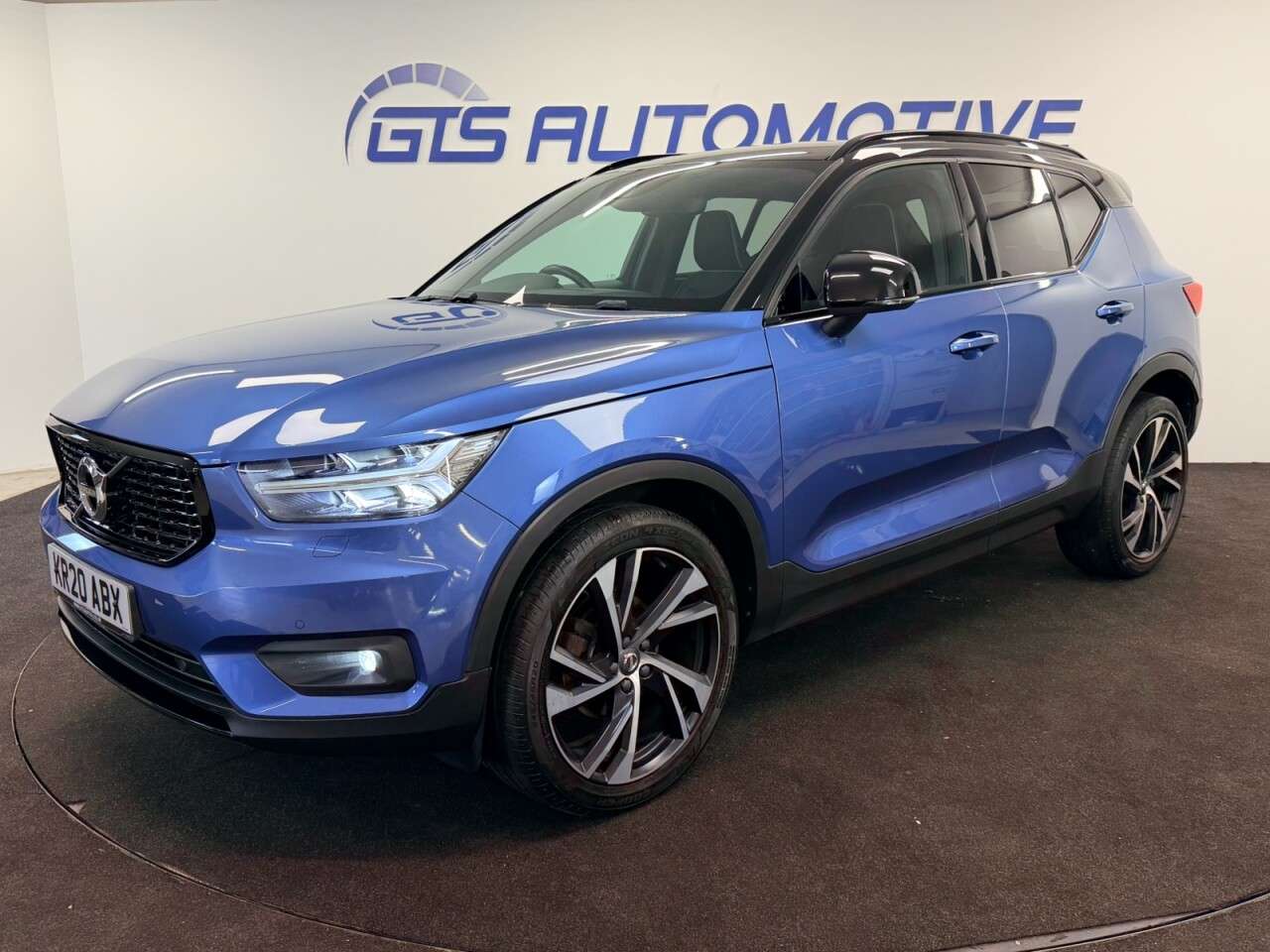 2020 VOLVO XC40 2020 VOLVO XC40