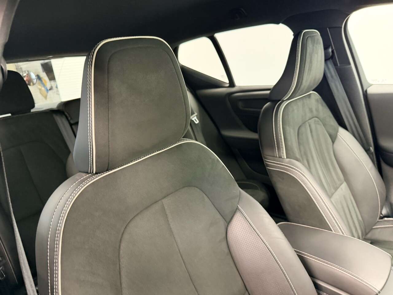2020 VOLVO XC40 2020 VOLVO XC40