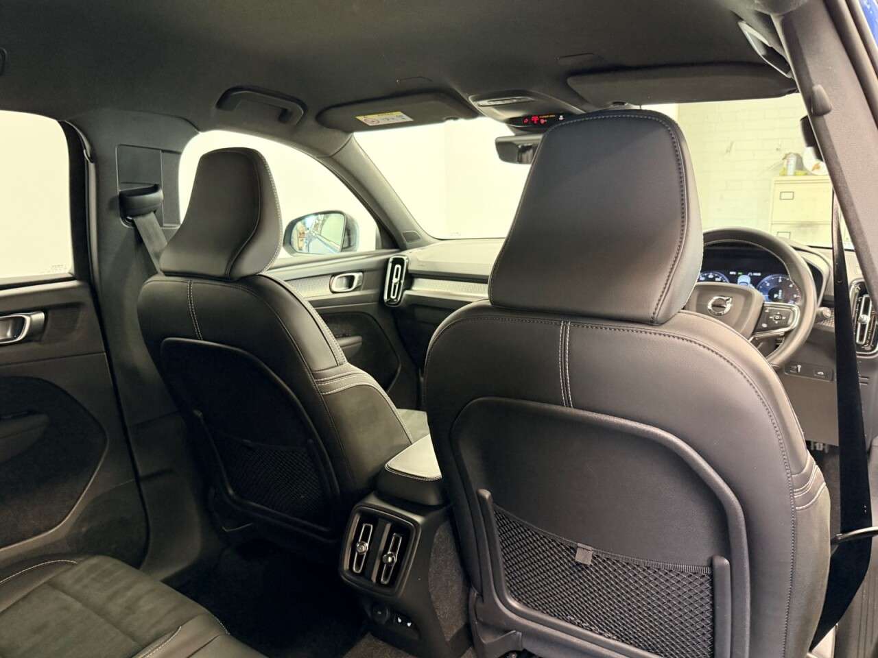 2020 VOLVO XC40 2020 VOLVO XC40