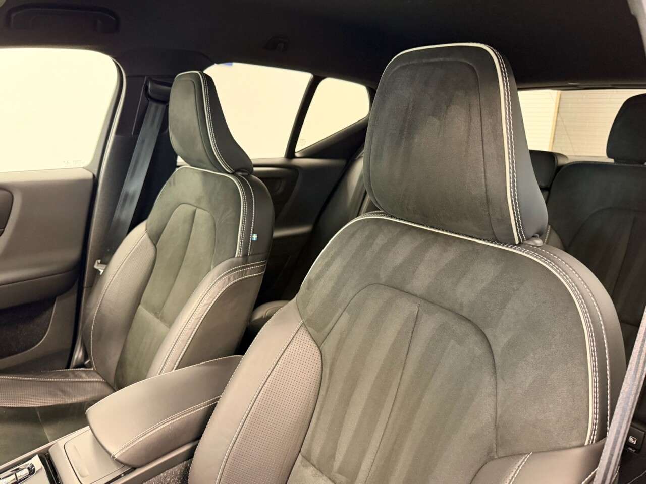 2020 VOLVO XC40 2020 VOLVO XC40