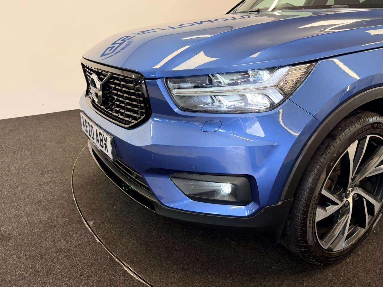 2020 VOLVO XC40 2020 VOLVO XC40