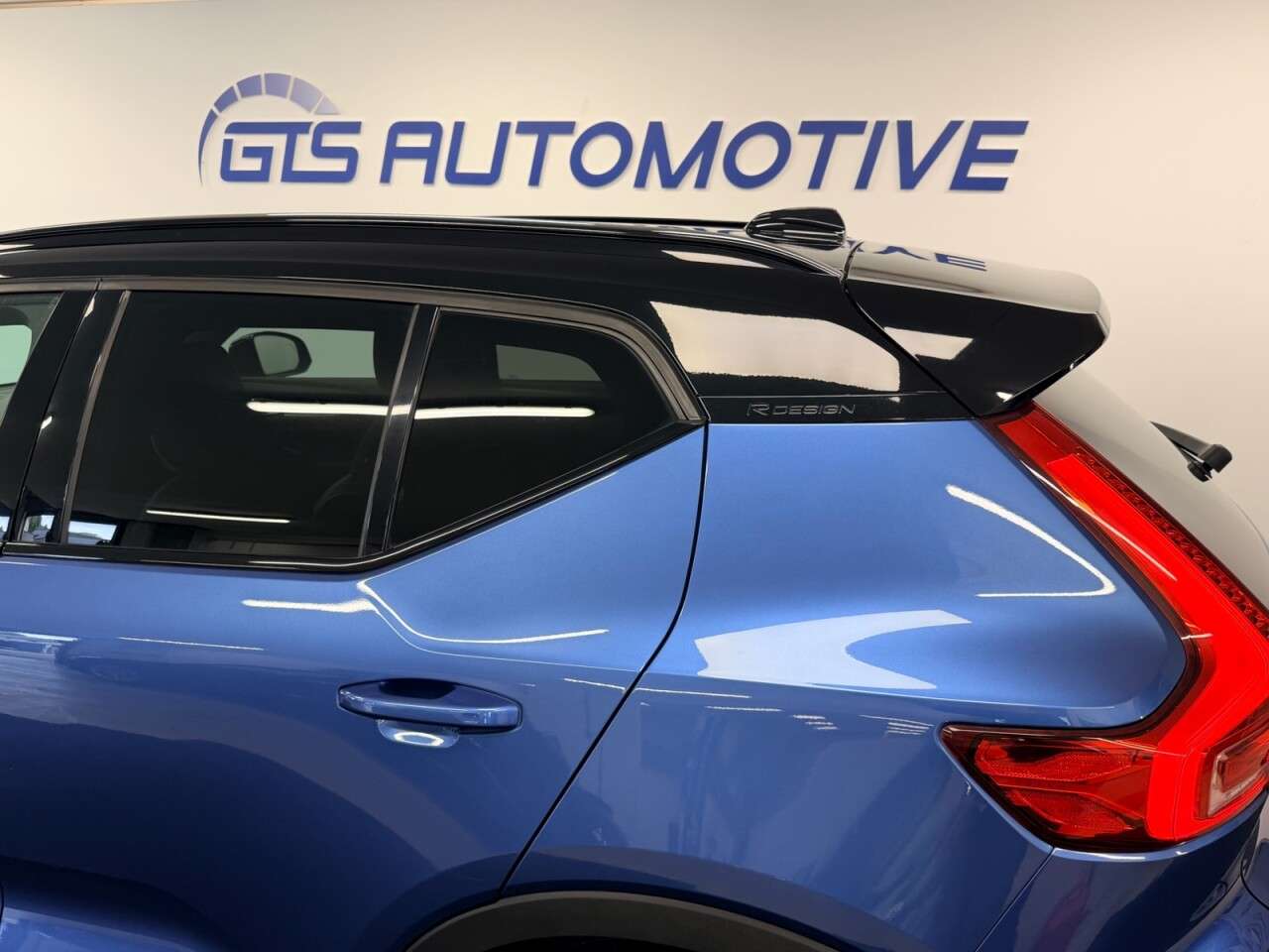2020 VOLVO XC40 2020 VOLVO XC40