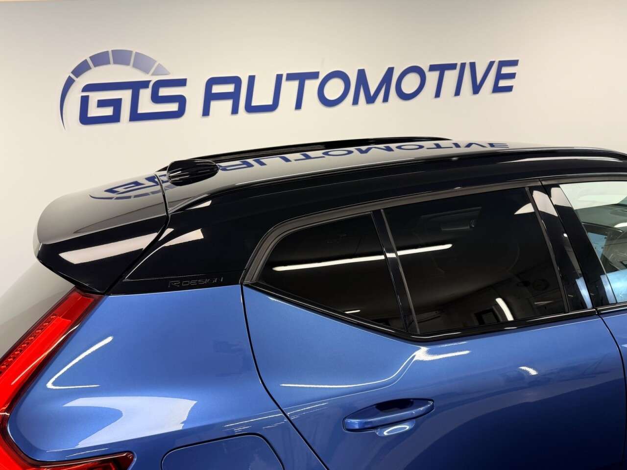2020 VOLVO XC40 2020 VOLVO XC40
