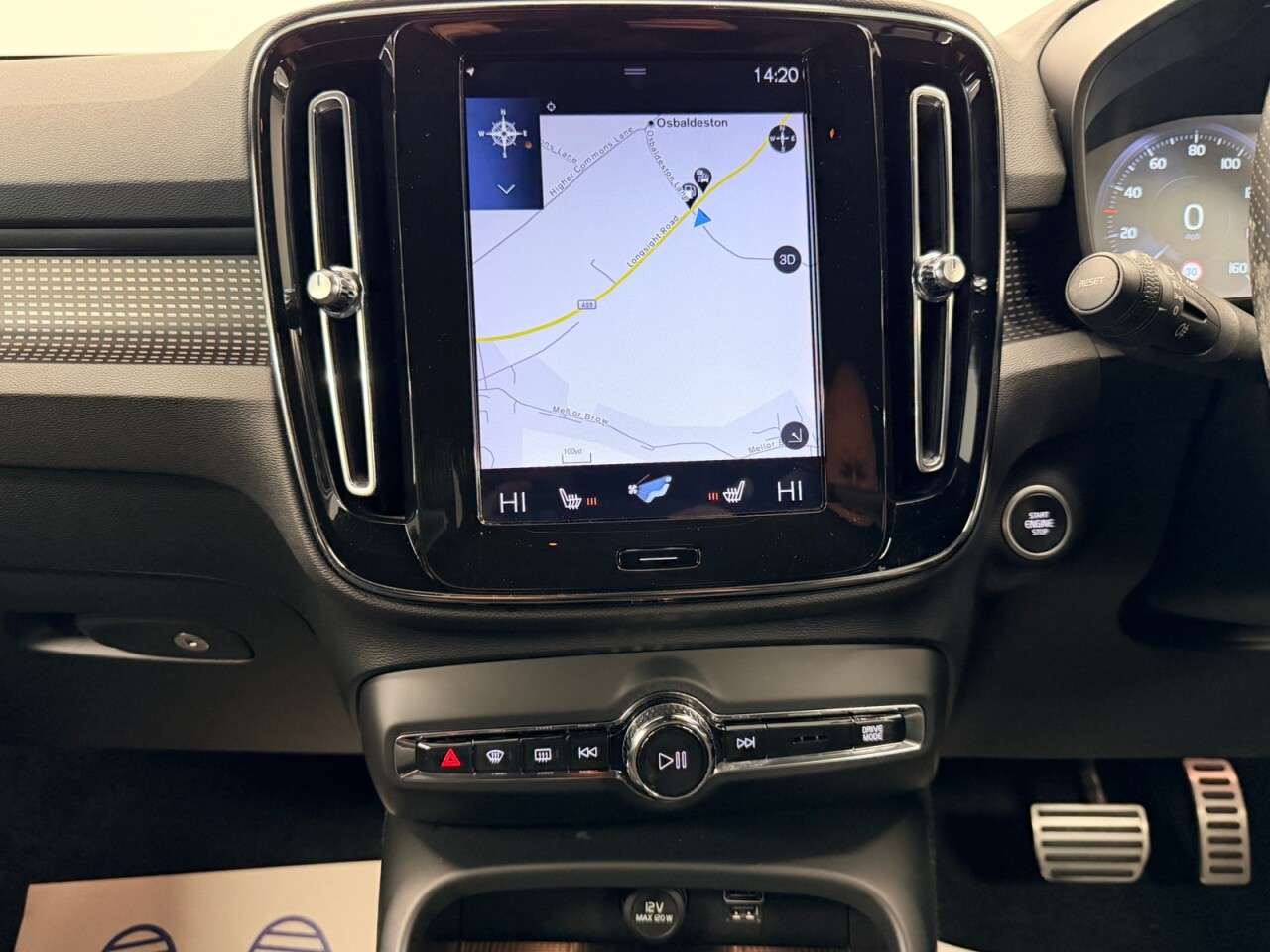 2020 VOLVO XC40 2020 VOLVO XC40