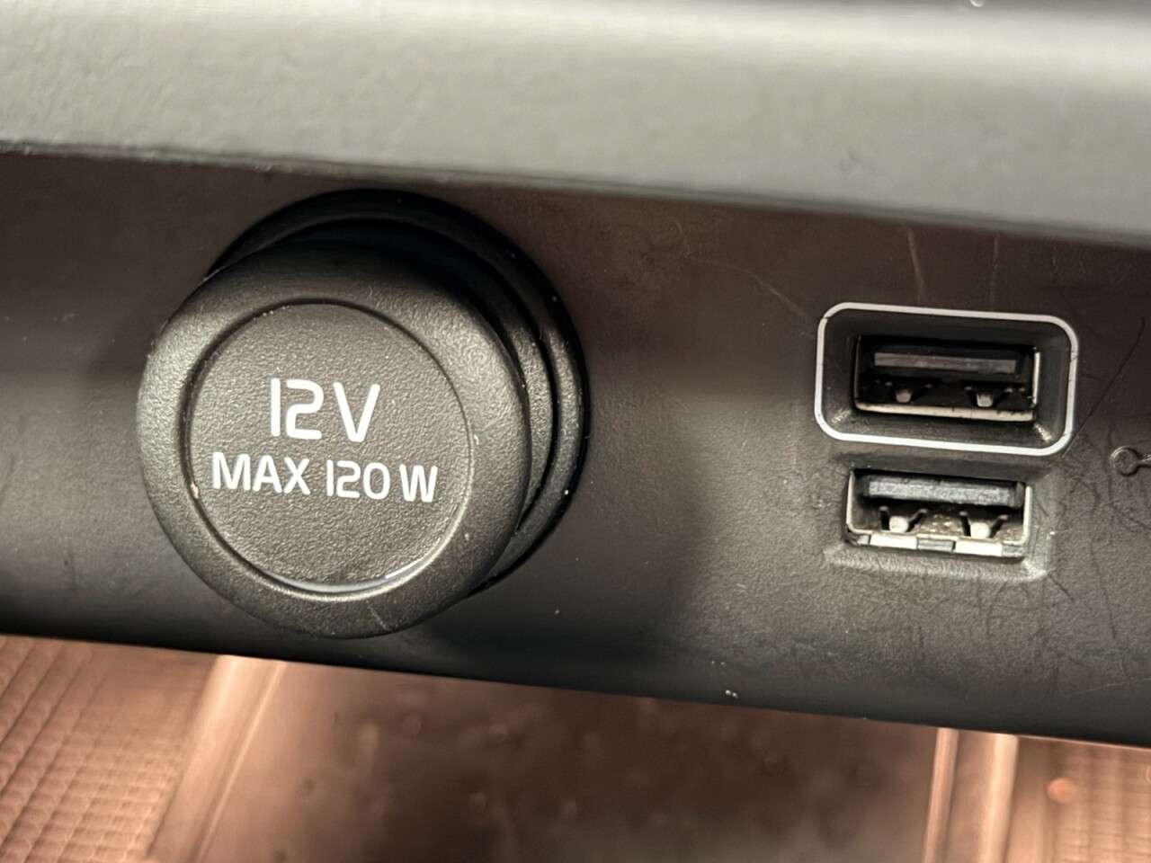 2020 VOLVO XC40 2020 VOLVO XC40