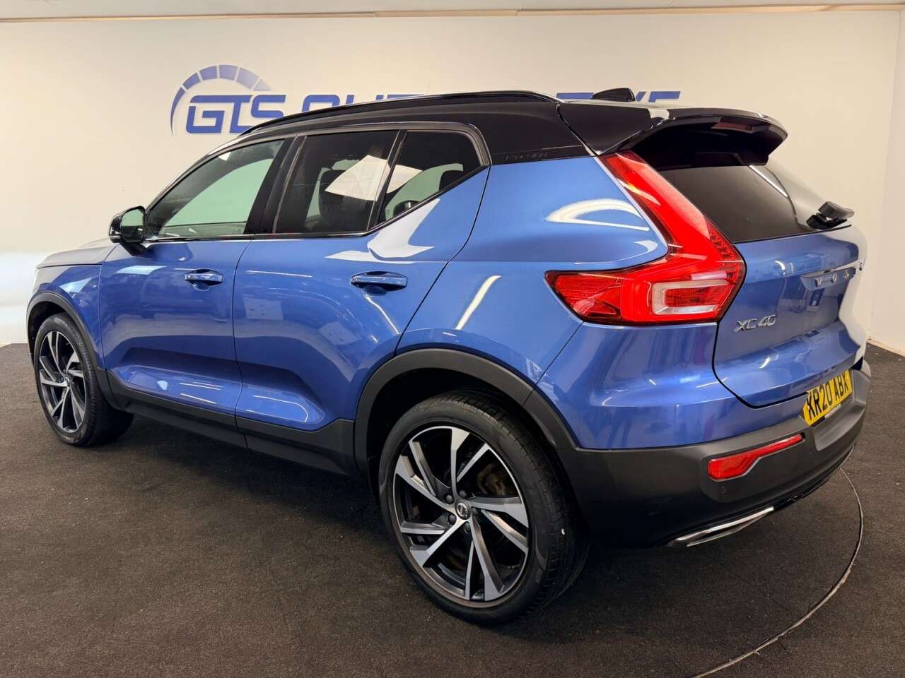 2020 VOLVO XC40 2020 VOLVO XC40