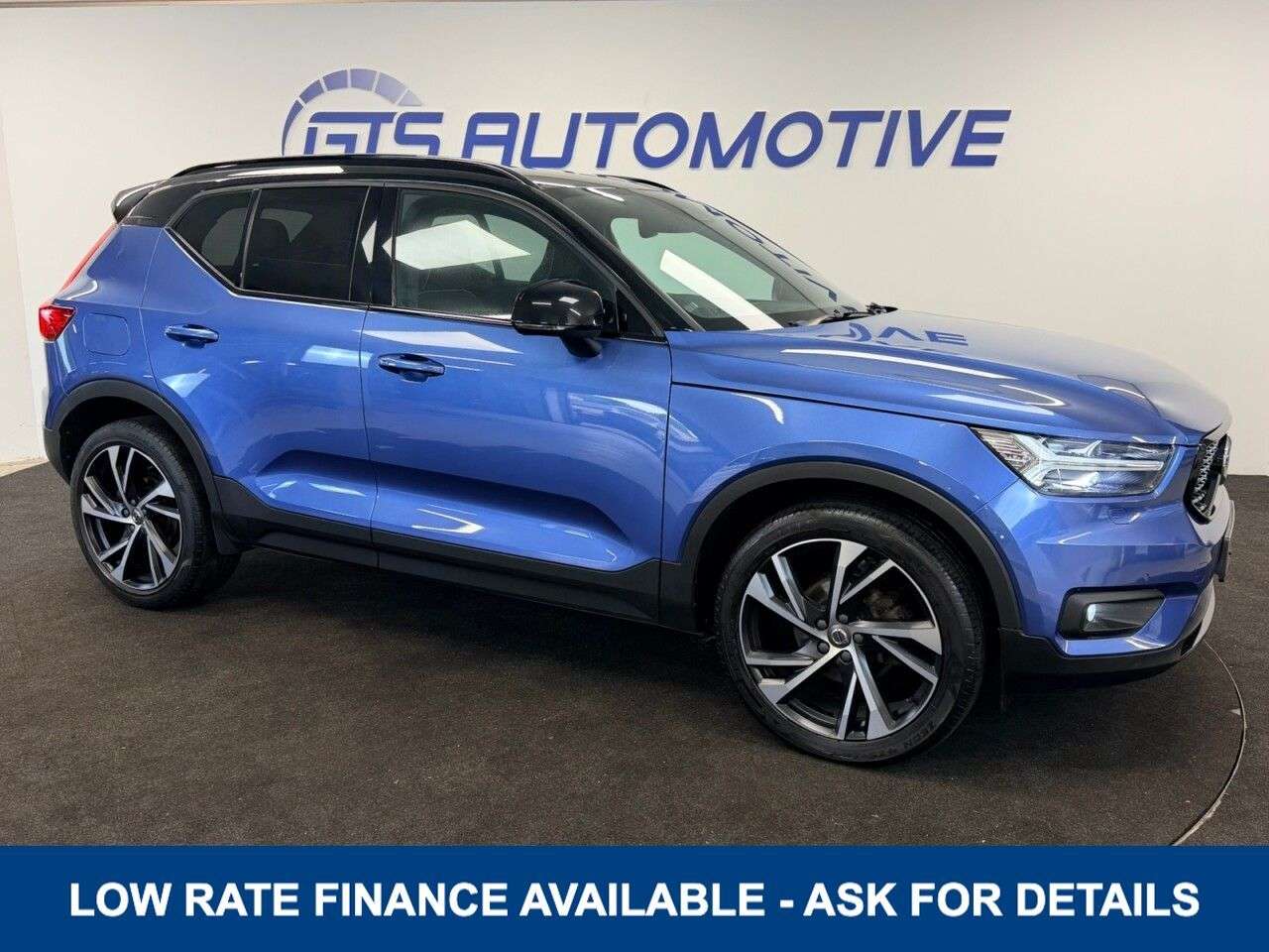 A 2020 VOLVO XC40 2.0 D3 R-DESIGN PRO AUTO 150 BHP + SAT NAV + REAR CAMERA + HEATED SEATS SIX A 2020 VOLVO XC40 2.0 D3 R-DESIGN PRO AUTO 150 BHP + SAT NAV + REAR CAMERA + HEATED SEATS SIX