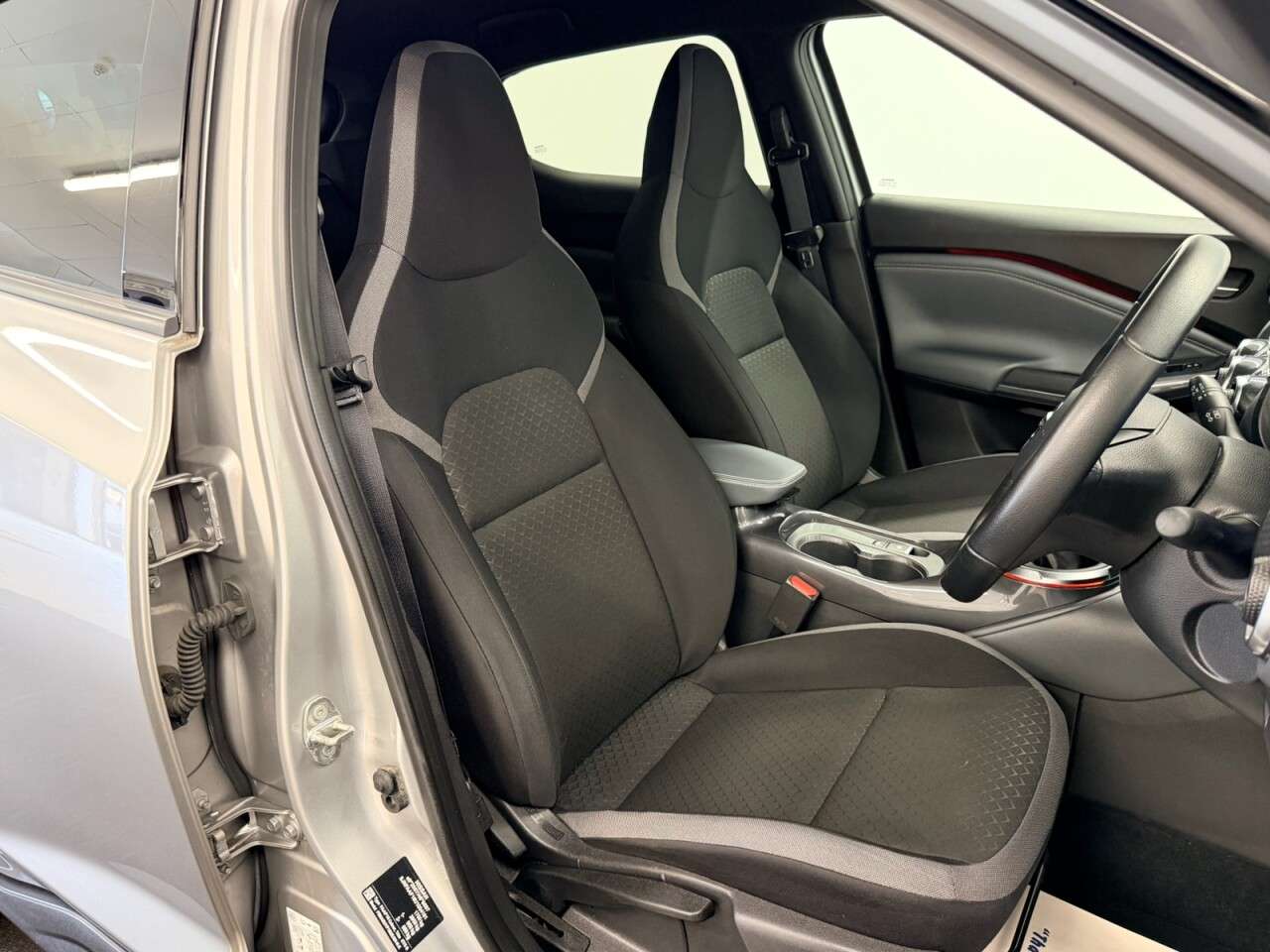 A 2019 NISSAN JUKE 1.0 DIG-T N-CONNECTA 115 BHP + SAT NAV + REAR CAMERA + APPLE CAR PLAY SIX M A 2019 NISSAN JUKE 1.0 DIG-T N-CONNECTA 115 BHP + SAT NAV + REAR CAMERA + APPLE CAR PLAY SIX M