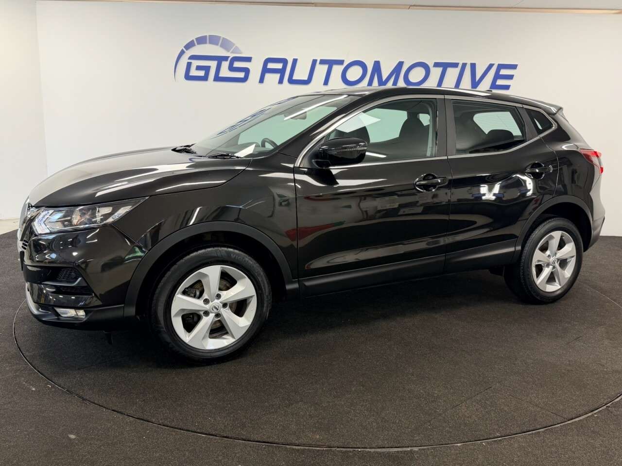 A 2019 NISSAN QASHQAI 1.3 DIG-T ACENTA PREMIUM 140 BHP + SAT NAV + REAR CAMERA SIX MONTH WARRANTY A 2019 NISSAN QASHQAI 1.3 DIG-T ACENTA PREMIUM 140 BHP + SAT NAV + REAR CAMERA SIX MONTH WARRANTY