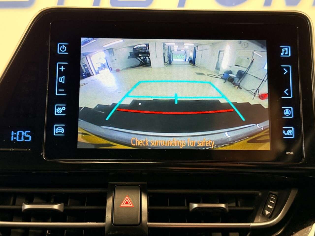 A 2018 TOYOTA C-HR 1.8 VVT-h ICON HYBRID CVT AUTO 122 BHP + REAR CAMERA SIX MONTH WARRANTY JAN A 2018 TOYOTA C-HR 1.8 VVT-h ICON HYBRID CVT AUTO 122 BHP + REAR CAMERA SIX MONTH WARRANTY JAN