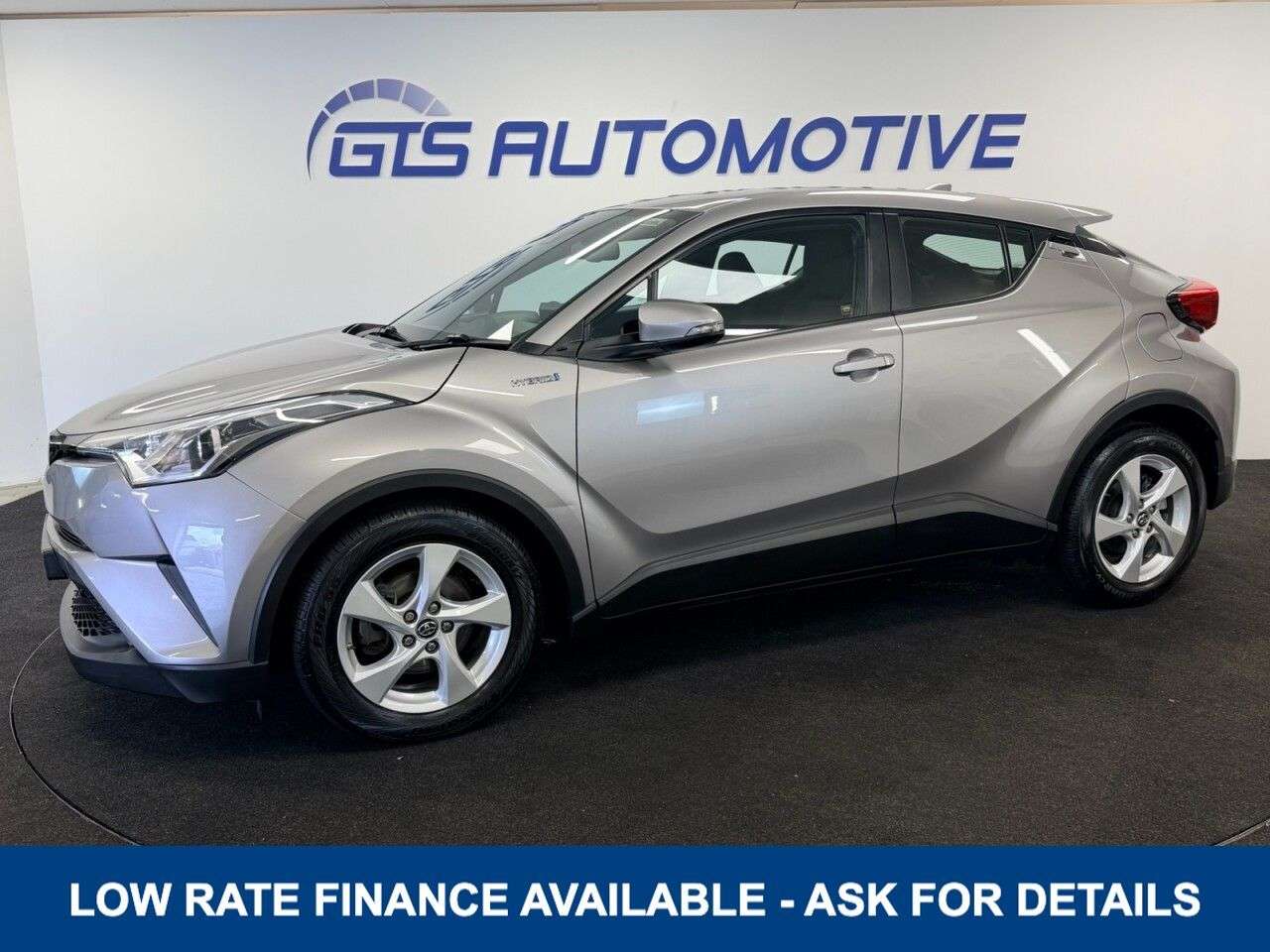 A 2018 TOYOTA C-HR 1.8 VVT-h ICON HYBRID CVT AUTO 122 BHP + REAR CAMERA SIX MONTH WARRANTY JAN A 2018 TOYOTA C-HR 1.8 VVT-h ICON HYBRID CVT AUTO 122 BHP + REAR CAMERA SIX MONTH WARRANTY JAN