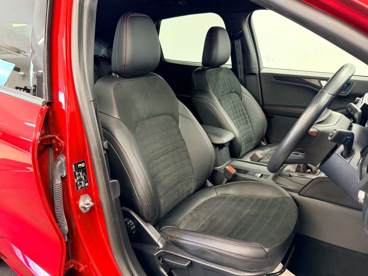 A 2020 FORD KUGA 2.0D ECOBLUE MHEV ST-LINE FIRST EDITION 150 BHP + SAT NAV + CAMERA SIX MONT A 2020 FORD KUGA 2.0D ECOBLUE MHEV ST-LINE FIRST EDITION 150 BHP + SAT NAV + CAMERA SIX MONT