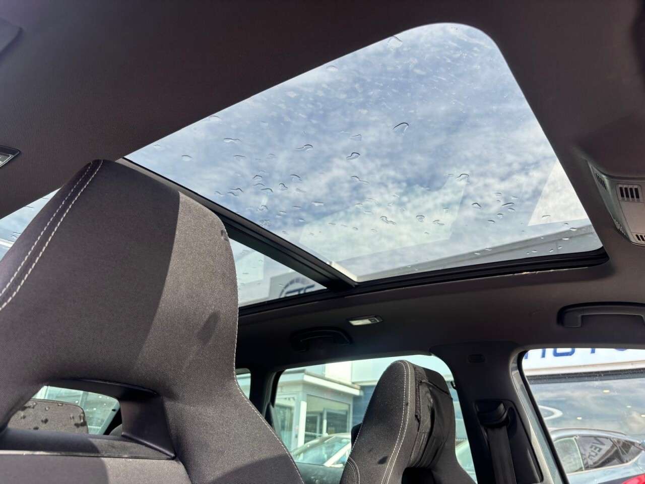 A 2019 SKODA KAROQ 2.0 TDI SPORTLINE 4WD 150 BHP + SAT NAV + GLASS SUNROOF + HEATED SEATS A 2019 SKODA KAROQ 2.0 TDI SPORTLINE 4WD 150 BHP + SAT NAV + GLASS SUNROOF + HEATED SEATS