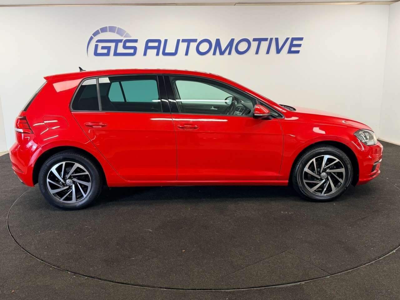 2019 VOLKSWAGEN GOLF 2019 VOLKSWAGEN GOLF