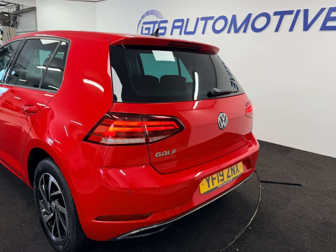 2019 VOLKSWAGEN GOLF 2019 VOLKSWAGEN GOLF